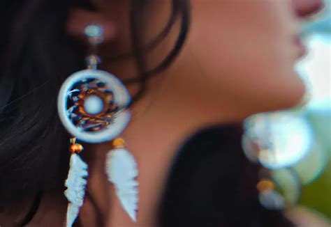 Cultural and Historical Perspectives on Earrings in Dreams