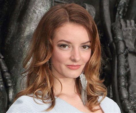 Dakota Blue Richards Bio