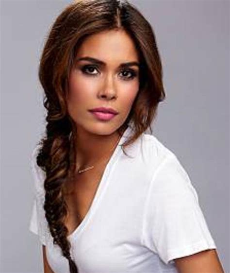 Daniella Alonso Bio