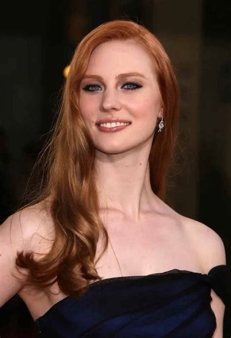 Deborah Ann Woll's Height & Body Measurements