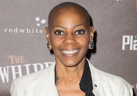 Debra Wilson's Height and Figure Measurements