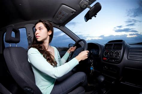 Deciphering the Possible Causes Behind Dreams of Vehicle Reversal