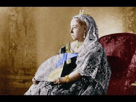 Decoding Queen Victoria's Figure and Style