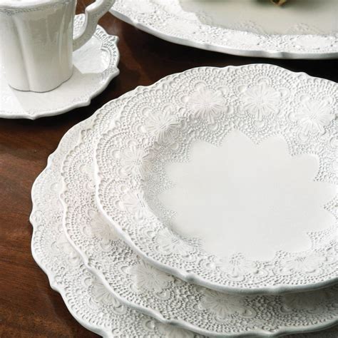 Decoding the Symbolic Significance of a Fragmented Tableware