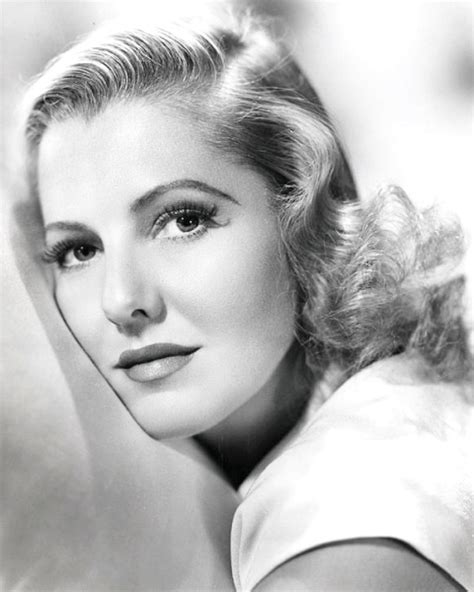 Details about Jean Arthur's physical appearance