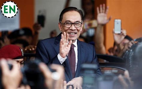 Details on Anwar's Age