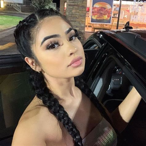 Details on Lesly Contreras: Age, Height, and Figure