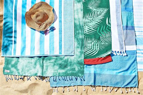 Different Types of Beach Towels for Every Beachgoer