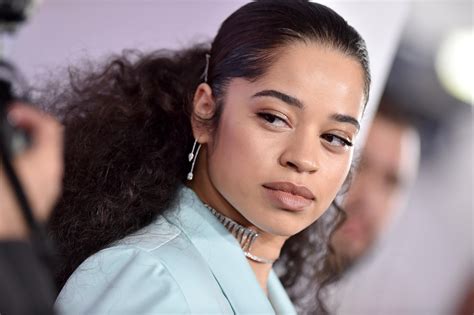 Discover Ella Mai's Physical Stat