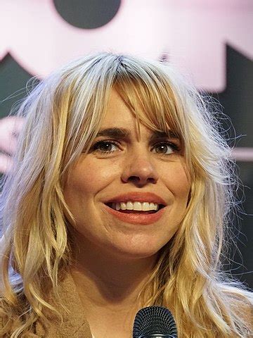 Discovering Billie Piper's physique, stature, and romantic involvements