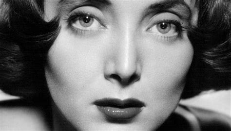 Discovering Carolyn Jones' Age and Personal Life