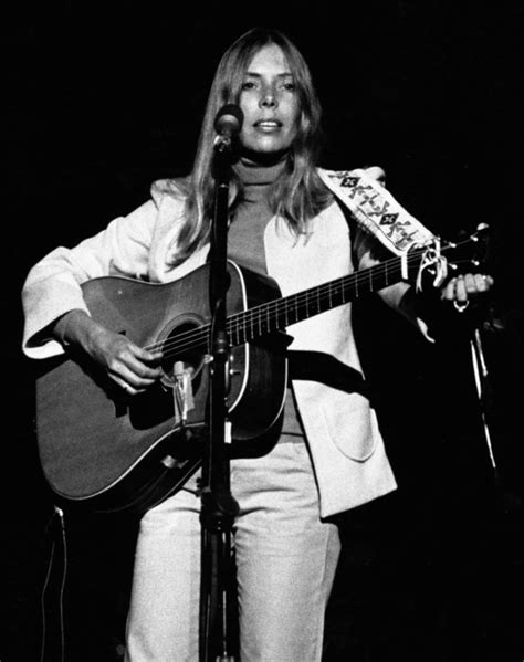 Discovering Joni Mitchell: A Comprehensive Biography