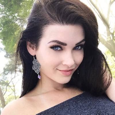 Discovering Niece Waidhofer's Net Worth