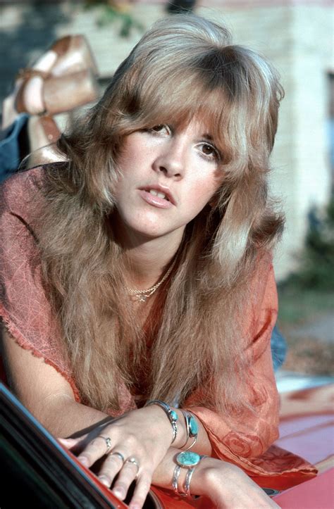 Discovering Stevie Nicks' Tallness and Appearance