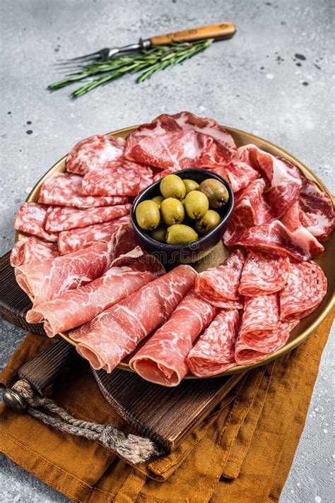 Discovering the Vast Assortment of Chilled Cured Meats: From Salami to Prosciutto