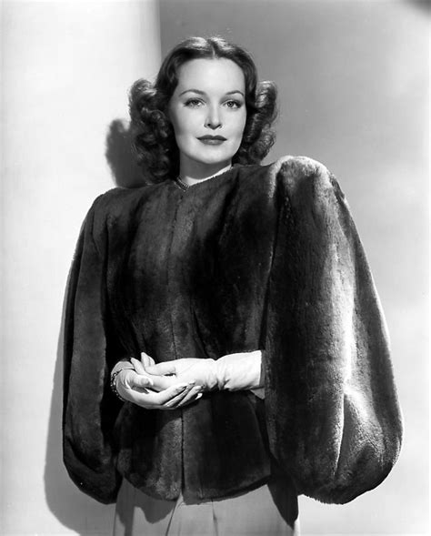 Dorothy Hart's Fashion and Style