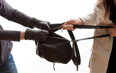 Dream Analysis: How Handbag Theft Reflects the Fear of Losing Control