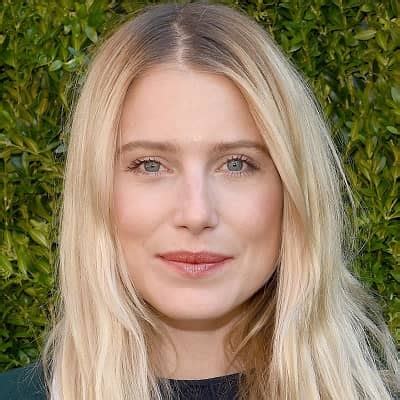 Dree Hemingway Bio