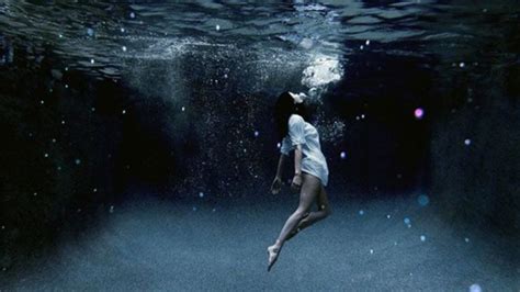 Drowning in Dreams: Unraveling the depths of Fear and Anxiety