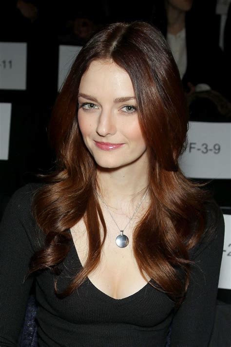 Early Background and Life Story of Lydia Hearst