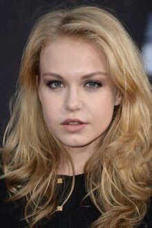 Early Life and Background of Penelope Mitchell