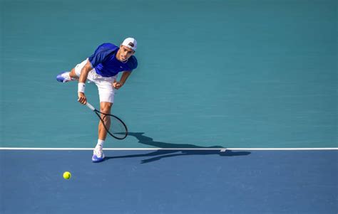 Early Life and Career Beginnings of the Argentine Tennis Star