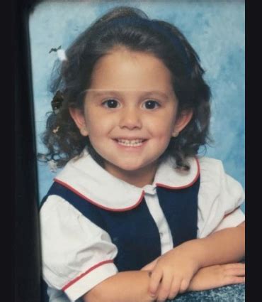 Early Life and Childhood of Ariana Lauren