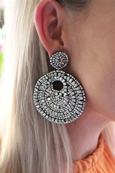 Earrings as a Fashion Statement: Exploring Personal Style and Identity