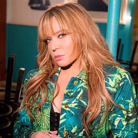 Ednita Nazario's Height, Figure, and Fitness Routine