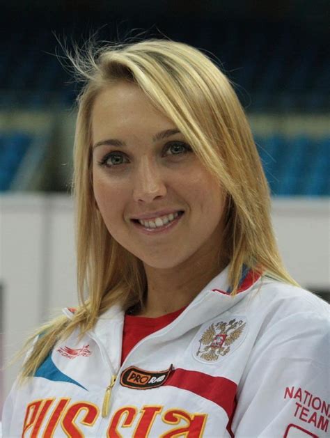 Elena Vesnina: The Early Years