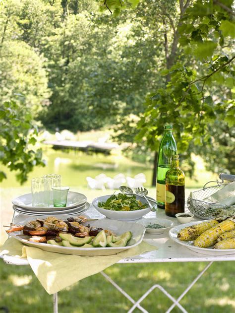 Embracing Nature: Rediscovering the Joy of Al Fresco Meals