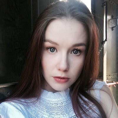 Emily Bloom's Net Worth and Assets