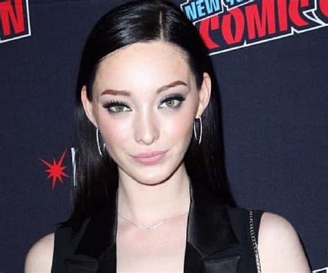 Emma Dumont's Personal Life and Relationships