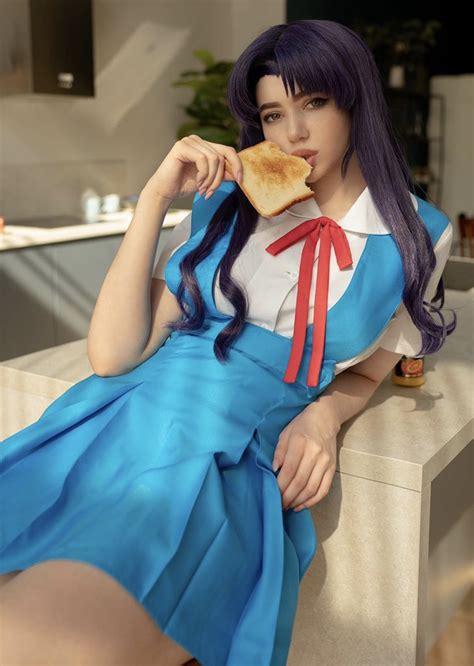 EugeNia Cosplay: A Role Model for Aspiring Cosplayers