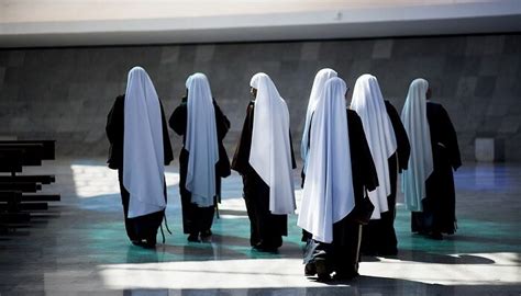 Examining the Connection between Dreams about Nuns and Personalized Beliefs