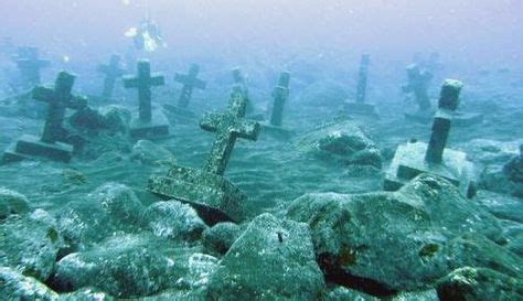 Expedition to the Submerged Cemetery of Tekst