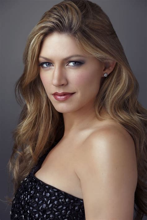 Explore the Life of Actress Jes Macallan