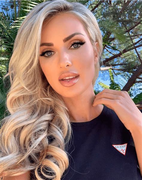 Explore the Life of the Fascinating Leanna Bartlett