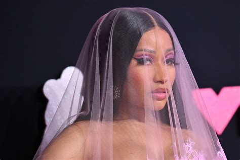 Exploring Cristy Minaj's Physical Characteristics