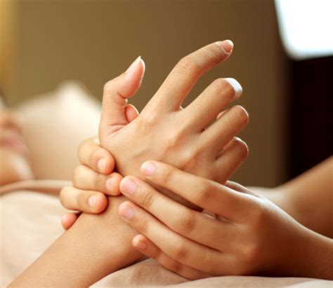 Exploring Different Techniques for Indulgent Hand Massages from Around the Globe