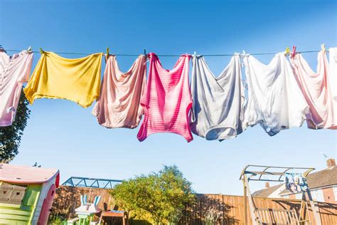 Exploring Hanging Laundry Dreams as a Mirror of Personal Connections