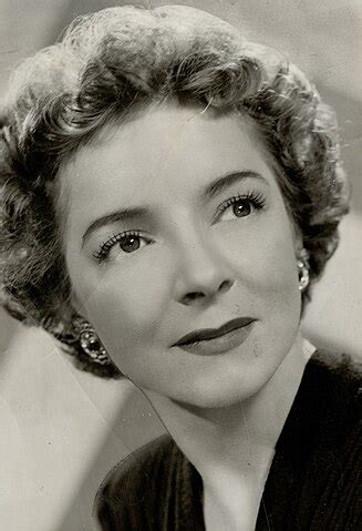 Exploring Helen Hayes' Years and Tallness