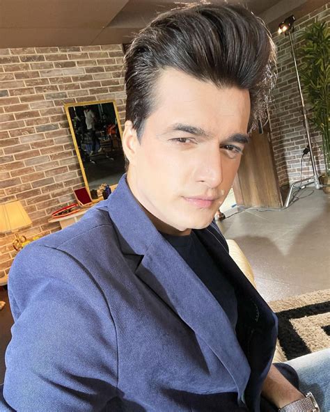 Exploring Mohsin Khan's Physical Height and Figure