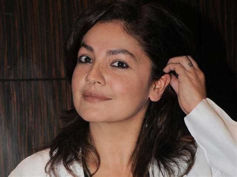 Exploring Pooja Bhatt's Physical Attributes