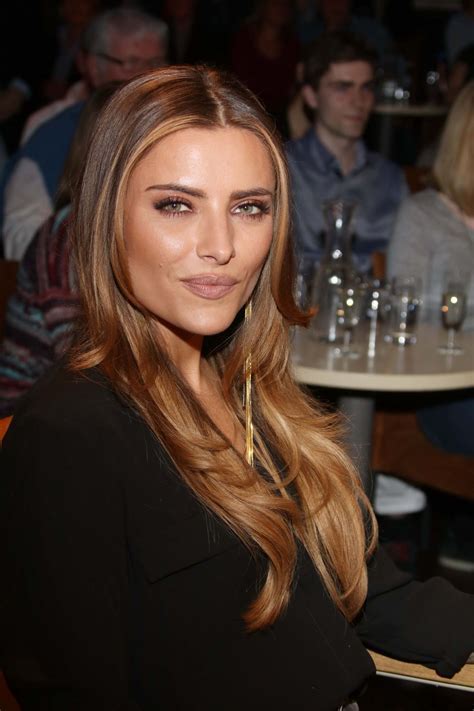 Exploring Sophia Thomalla's Physical Characteristics