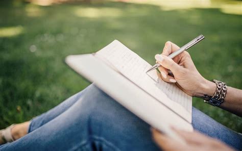 Exploring Your Dreams through Writing: Utilizing Journaling as a Therapeutic Tool