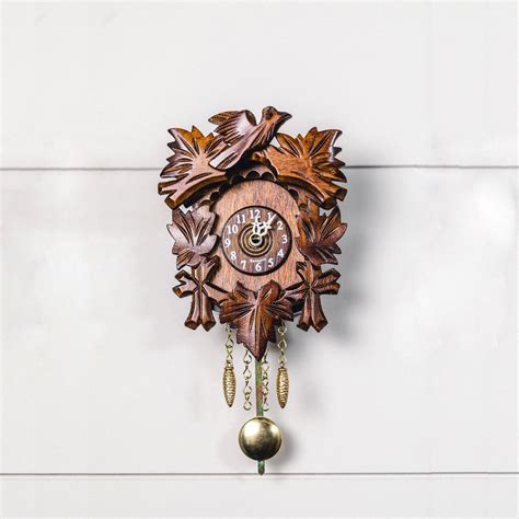 Exploring the Art of Timekeeping: Discovering the Fascinating World of Cuckoo Clocks