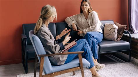 Exploring the Benefits of Consulting a Dream therapist: When and Why to Seek Professional Guidance