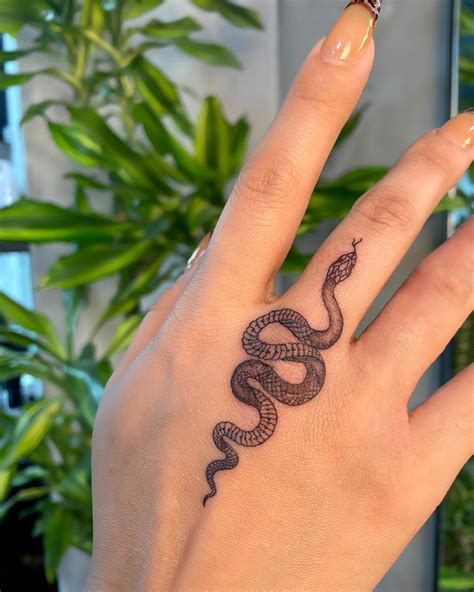 Exploring the Captivating History of Serpent Symbolism