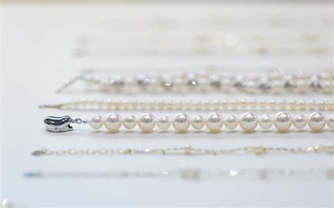 Exploring the Ideal Framework: Selecting the Perfect Pearl Jewelry